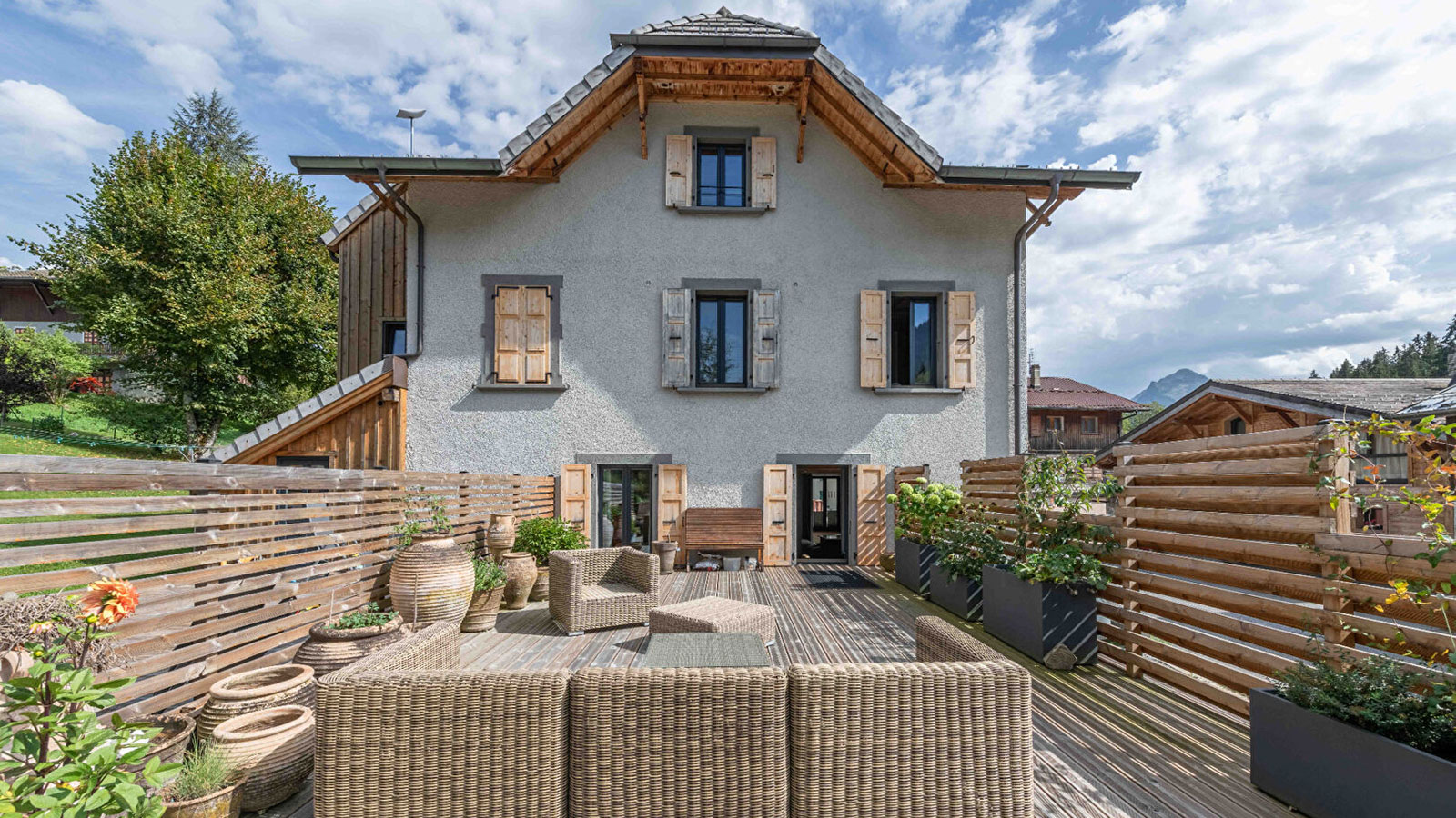 Emily Apartments, France