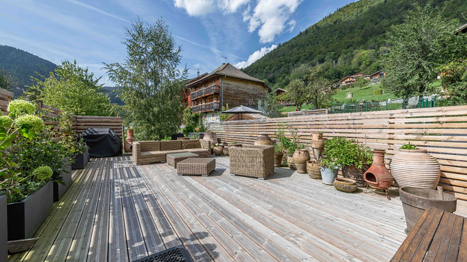 Emily Apartments, France