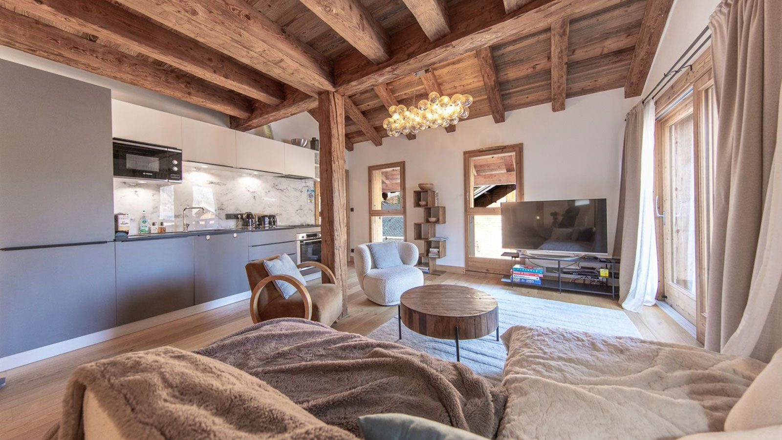 Lara Apartments, France