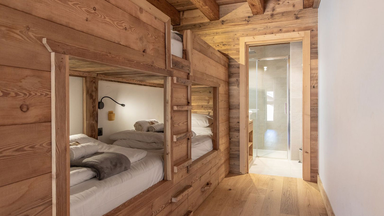 Lara Apartments, France