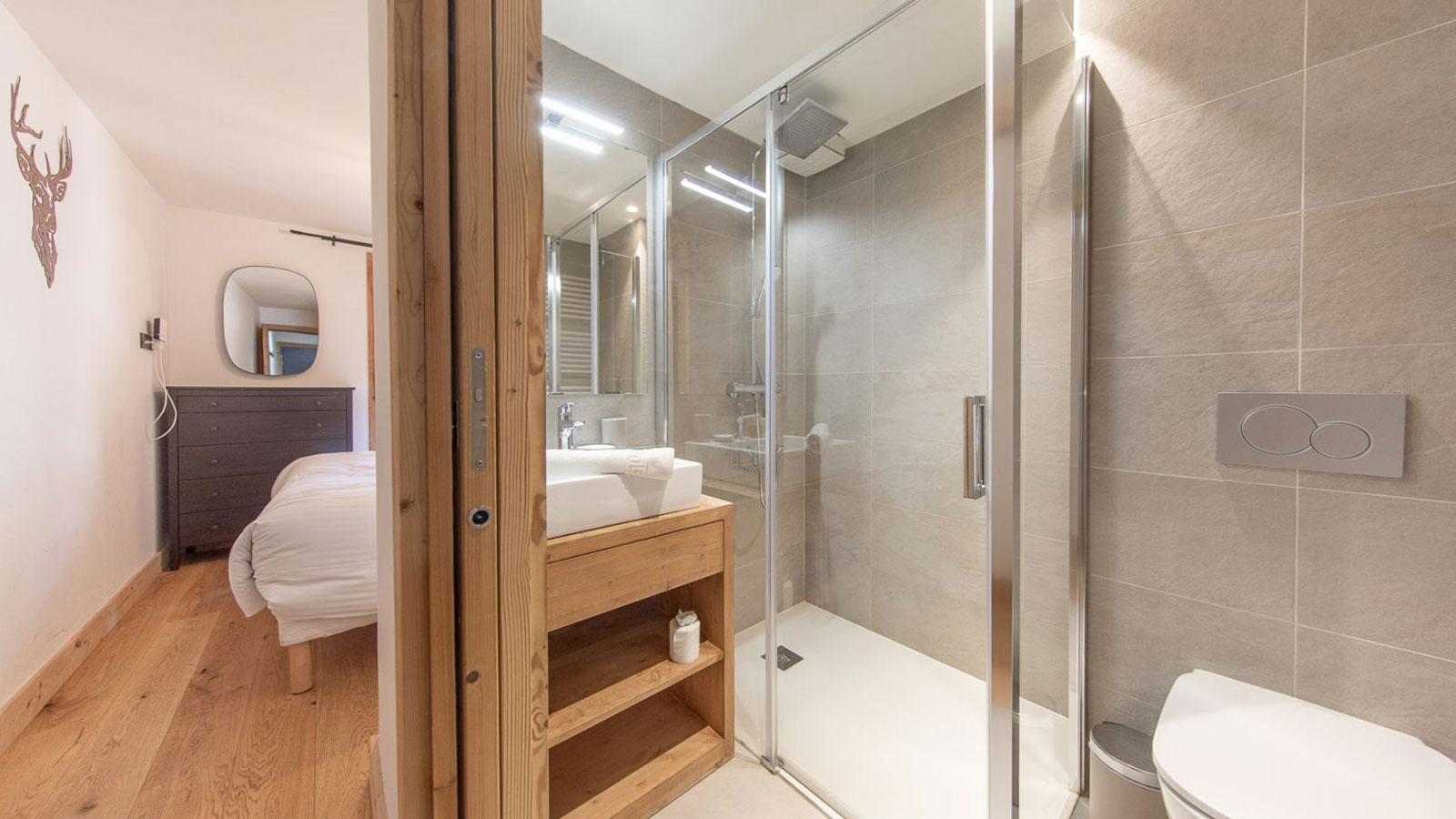 Lara Apartments, France