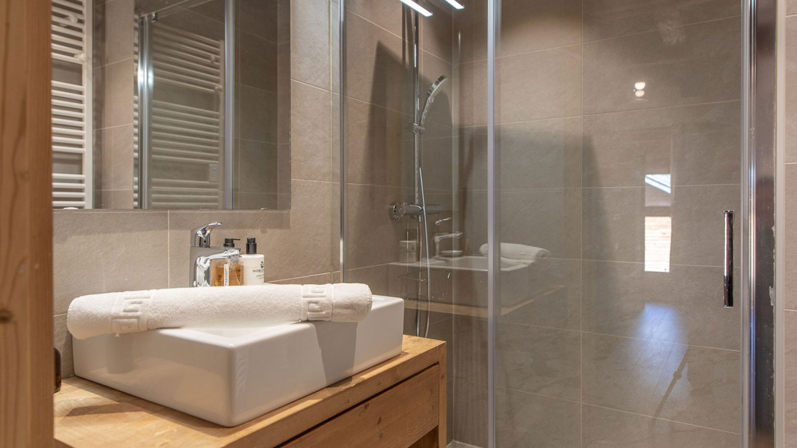 Lara Apartments, France