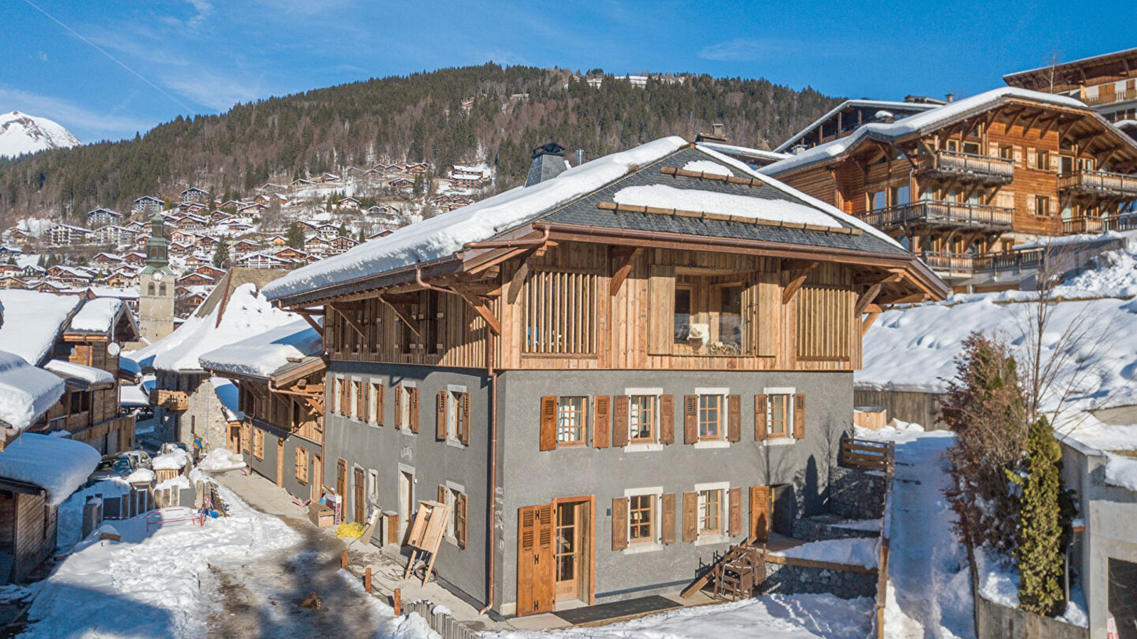 Lara Apartments, France