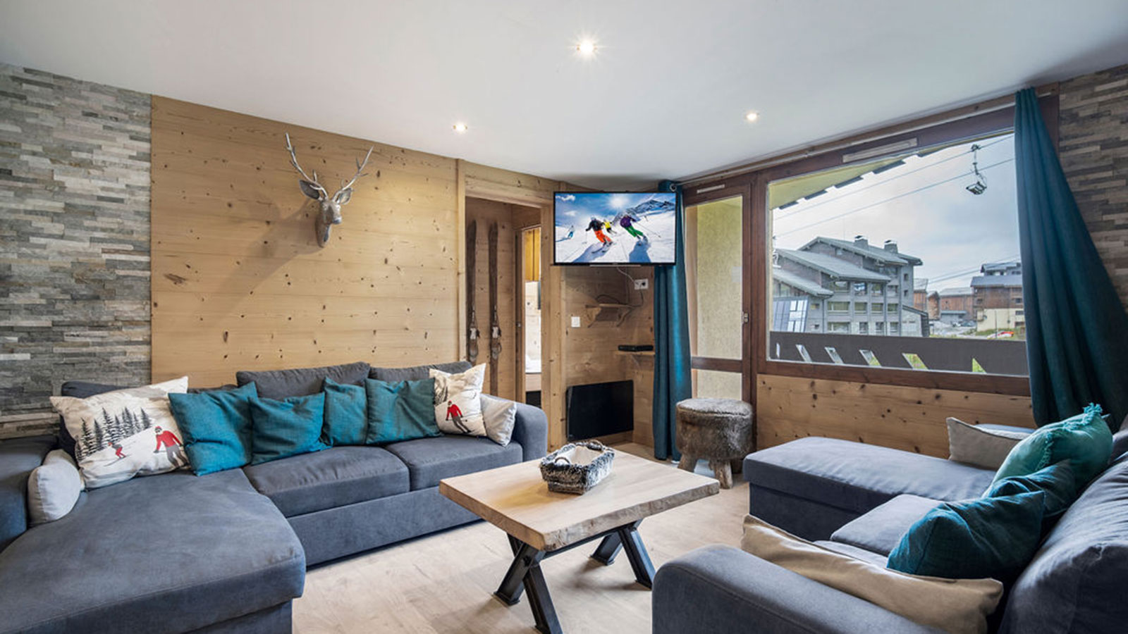 Annie Appartementen, Frankrijk