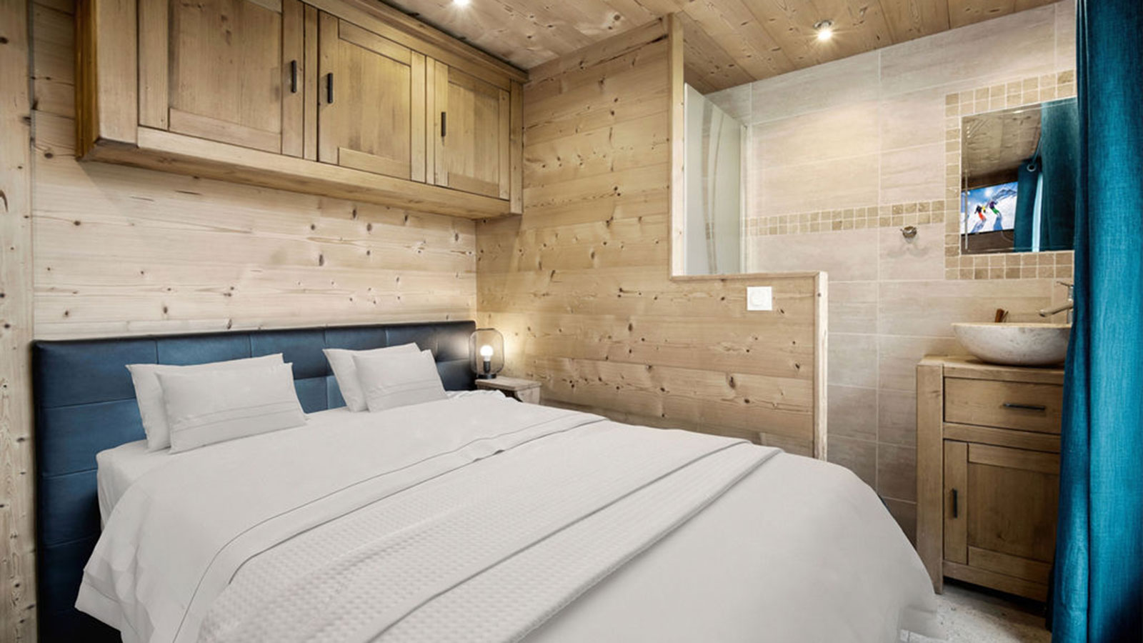 Annie Appartementen, Frankrijk