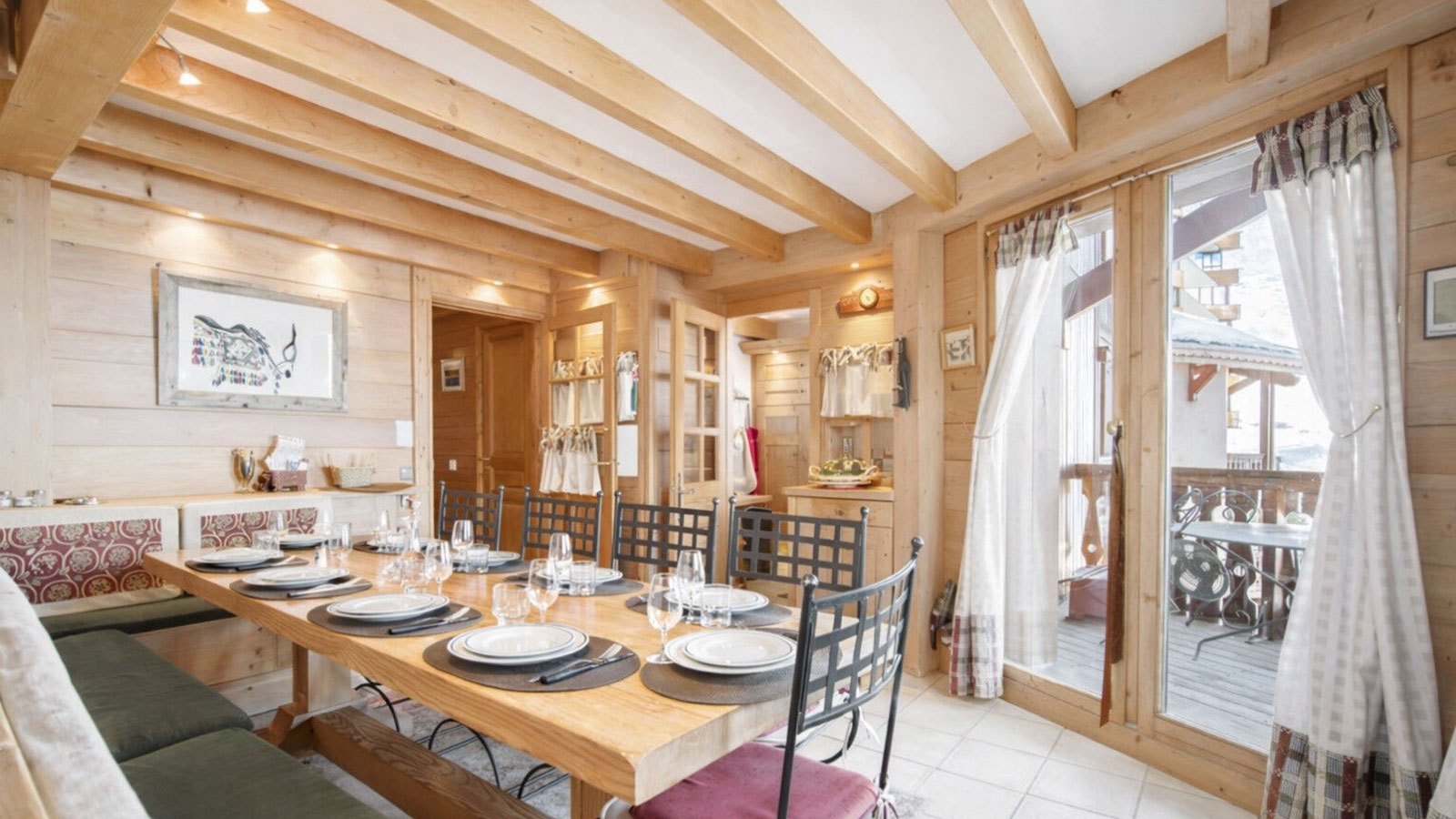 Nina Apartments, France