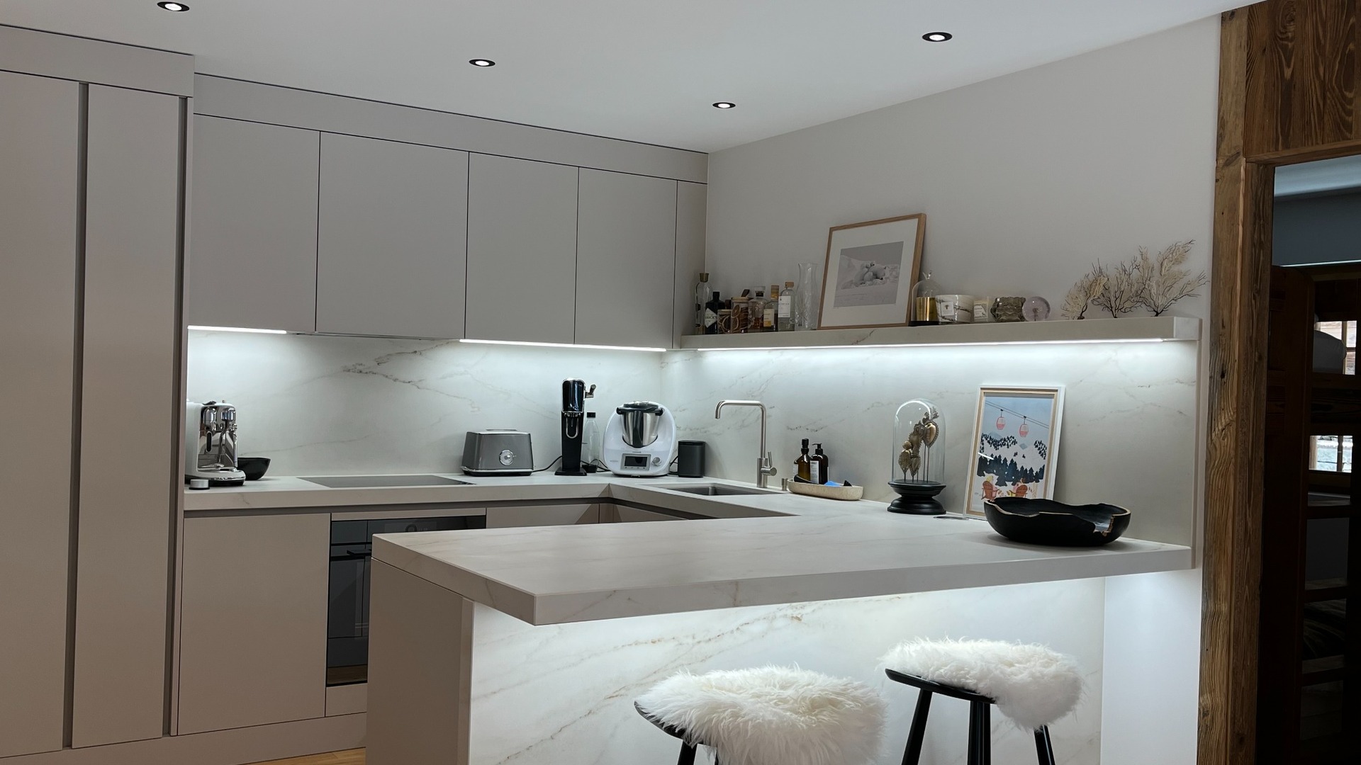 Adelaide J2 Apartments, Switzerland