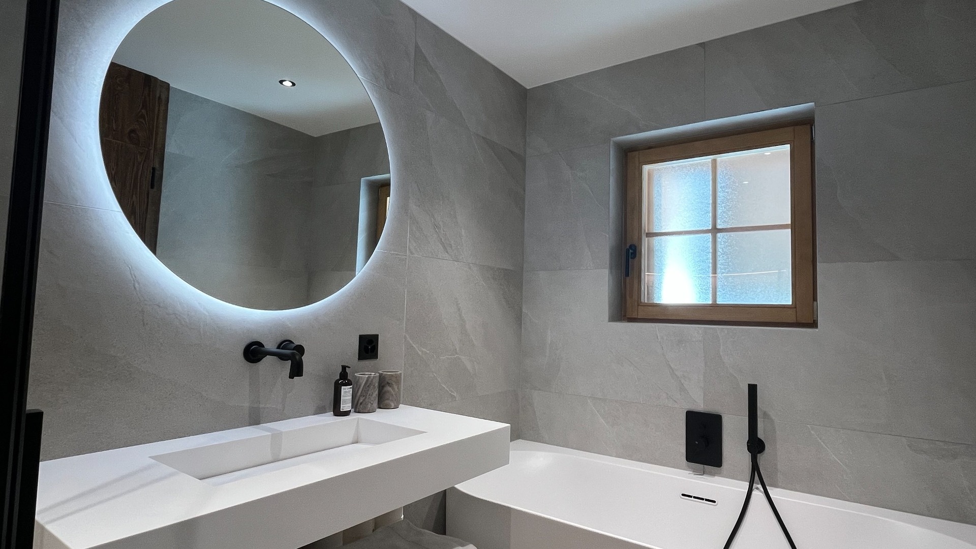 Adelaide J2 Apartments, Switzerland