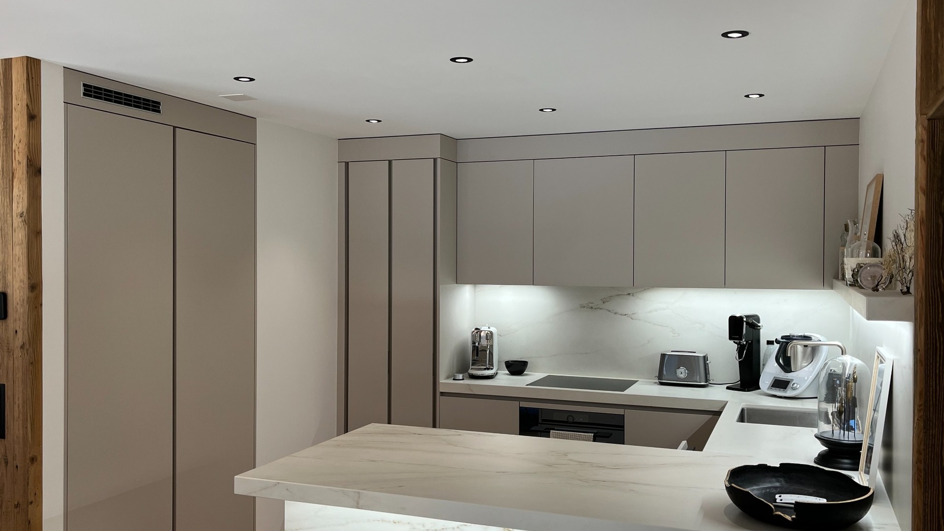 Adelaide J2 Apartments, Switzerland
