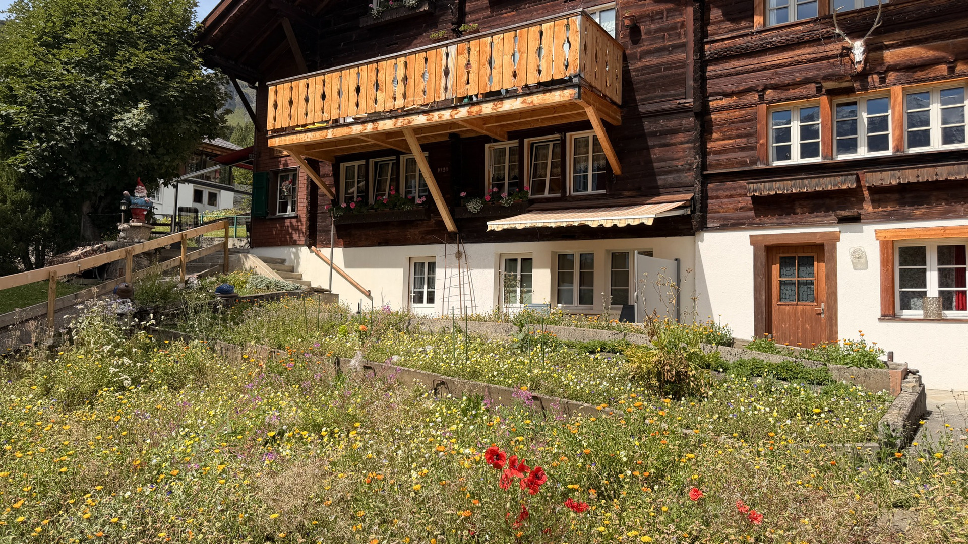 Alpengluhn Chalet, Switzerland